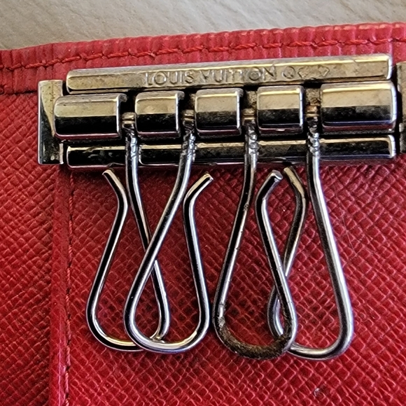 Louis Vuitton Epi 4 Key Holder Red - Picture 4 of 5